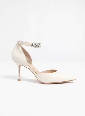 Adorné creme flower Strap and basic leather strap - One shoe, two strap options.