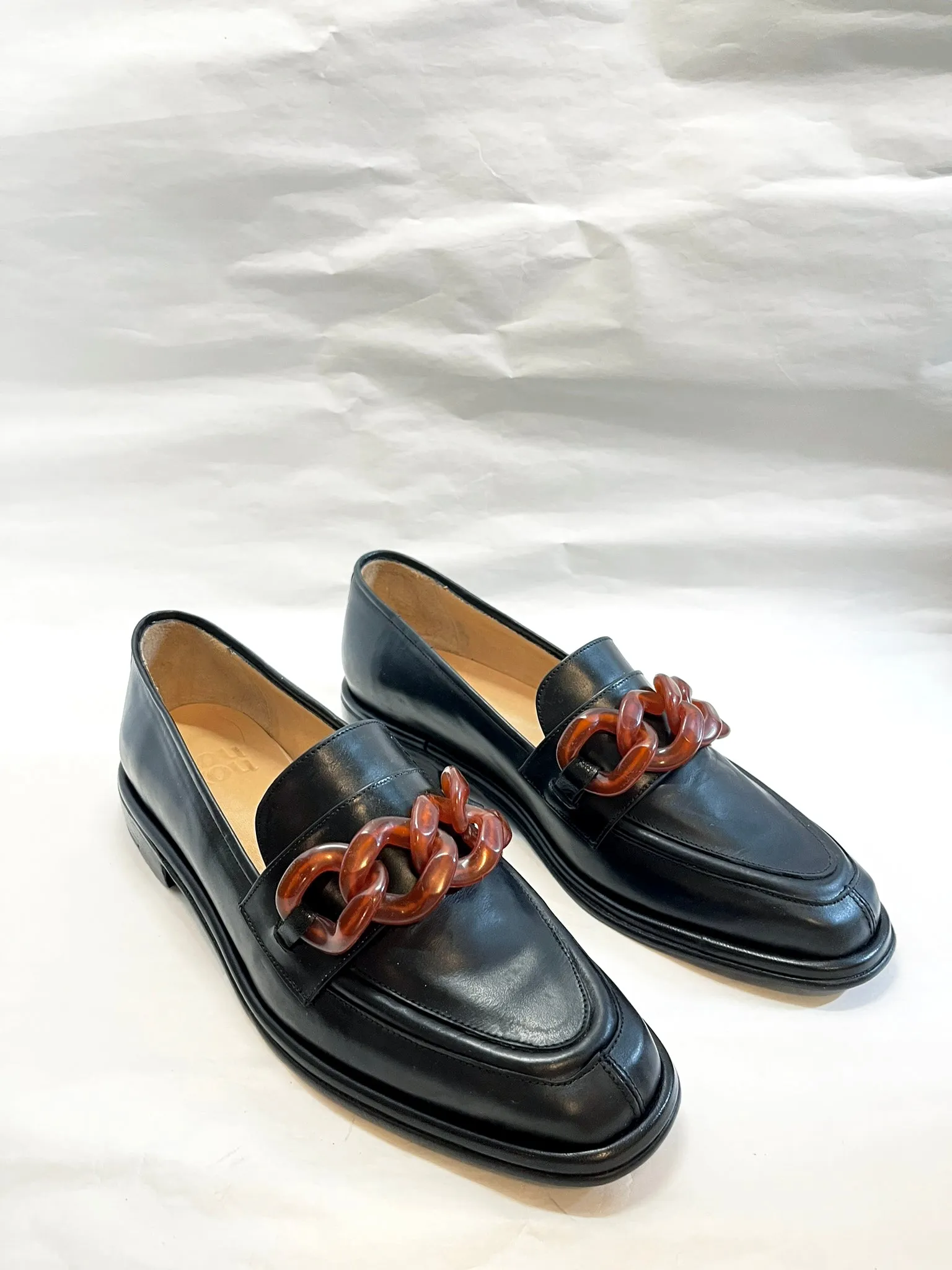 Alma Loafer in Black/ Amber Size 40