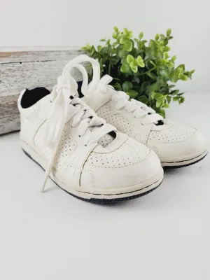 GAP WHITE RUNNING SHOES SIZE 12 PRE-LOVED